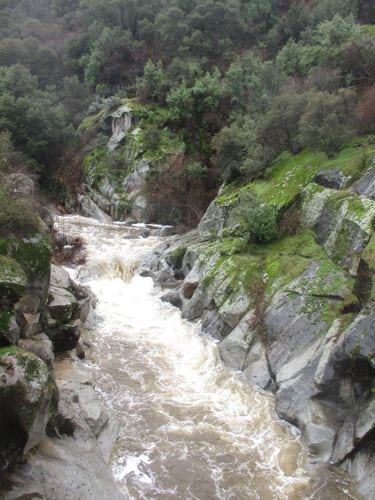 All that muddy water obscured the boulders and rock formations that I have been struggling to decipher in the photos.